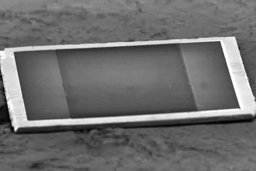 Scanning electron microscope image carbon nano fibre metal insulator metal cnf mim capacitor including substrate