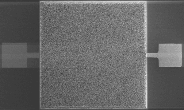 On chip integrated capacitor