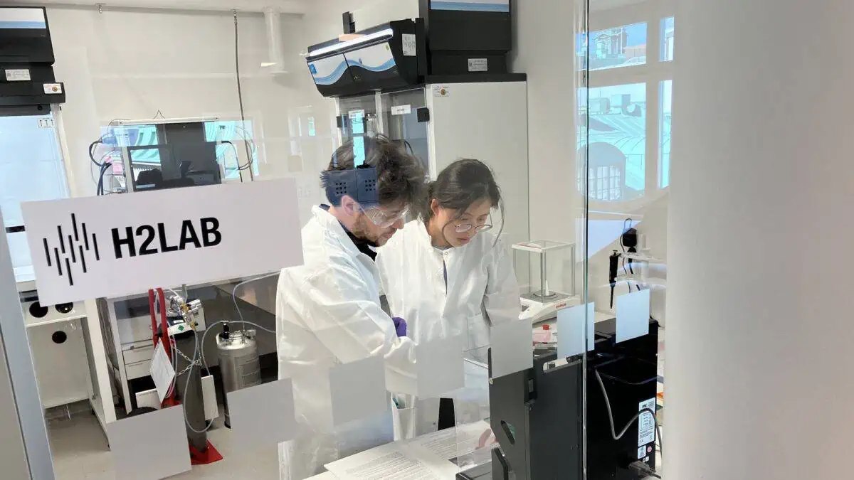 H2lab xin+bastien 05