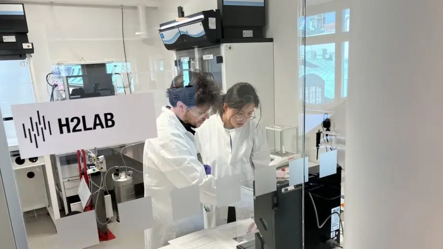 H2lab xin+bastien 05